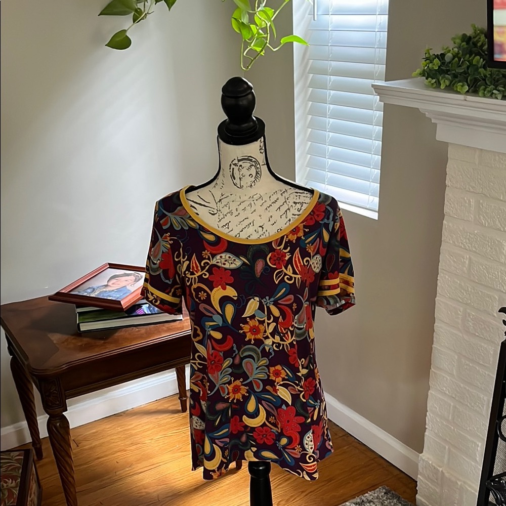 LULAROE Short Sleeve Top